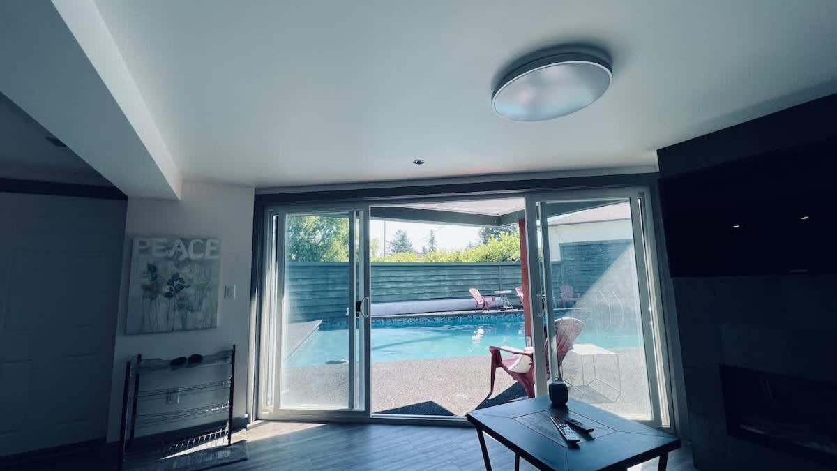 Tranquil Oasis 2 Bedroom Suite With Pool View Victoria Eksteriør billede