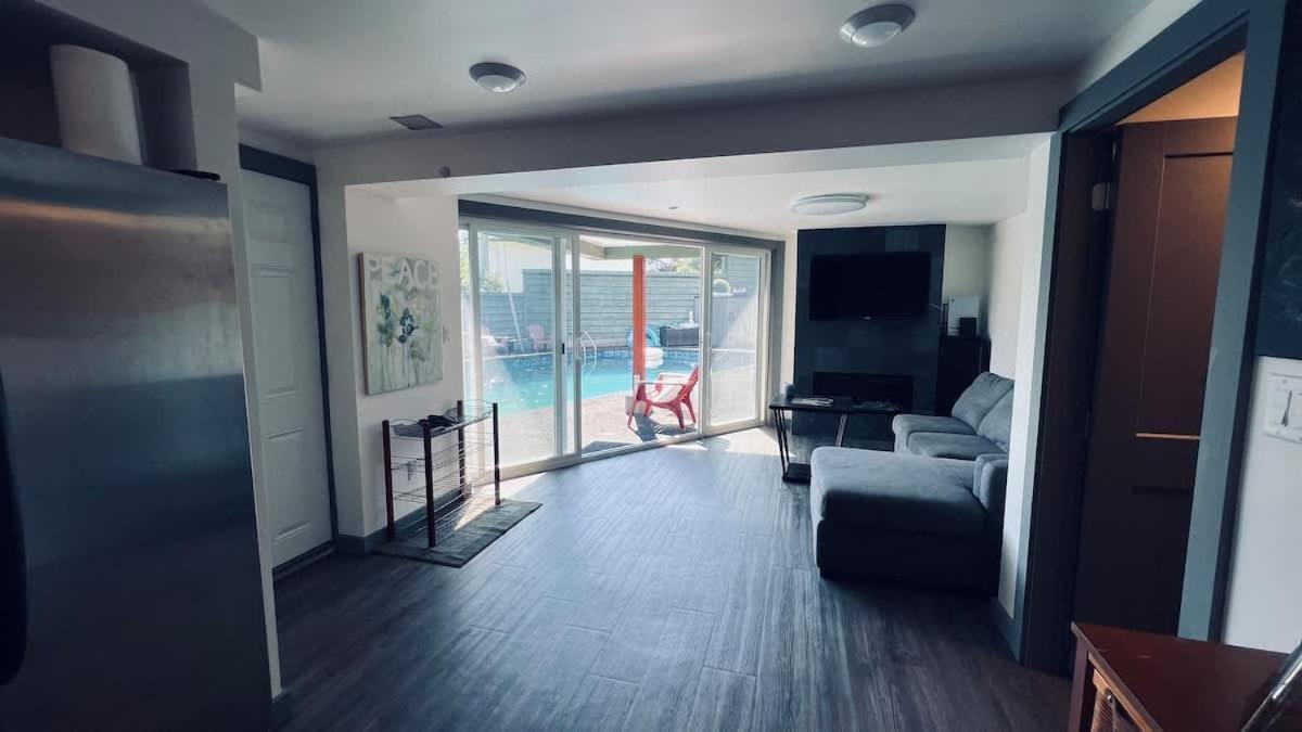 Tranquil Oasis 2 Bedroom Suite With Pool View Victoria Eksteriør billede